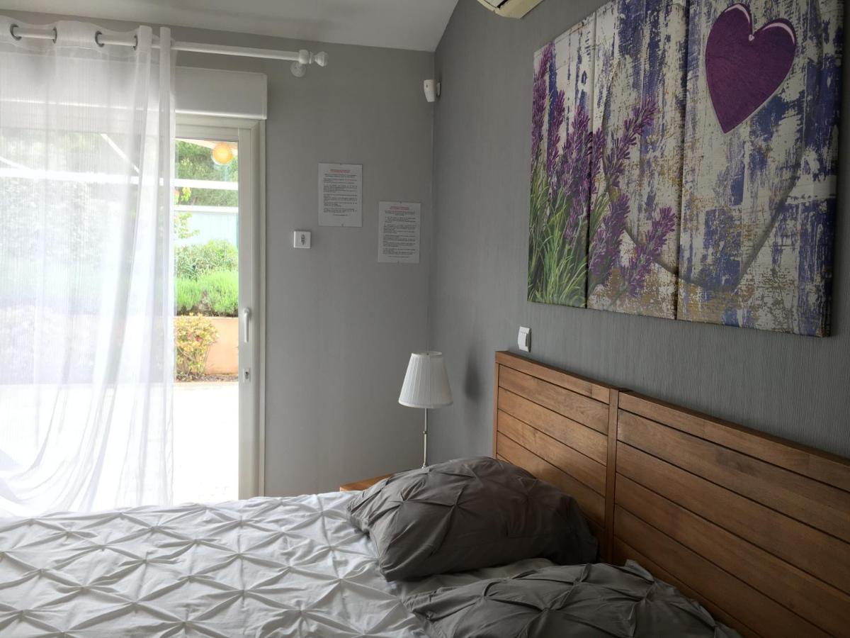 Les Lavandes Bed and Breakfast Alleins Exterior foto