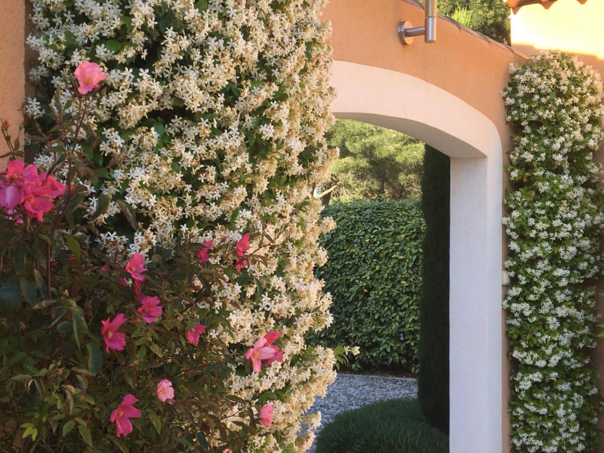 Les Lavandes Bed and Breakfast Alleins Exterior foto