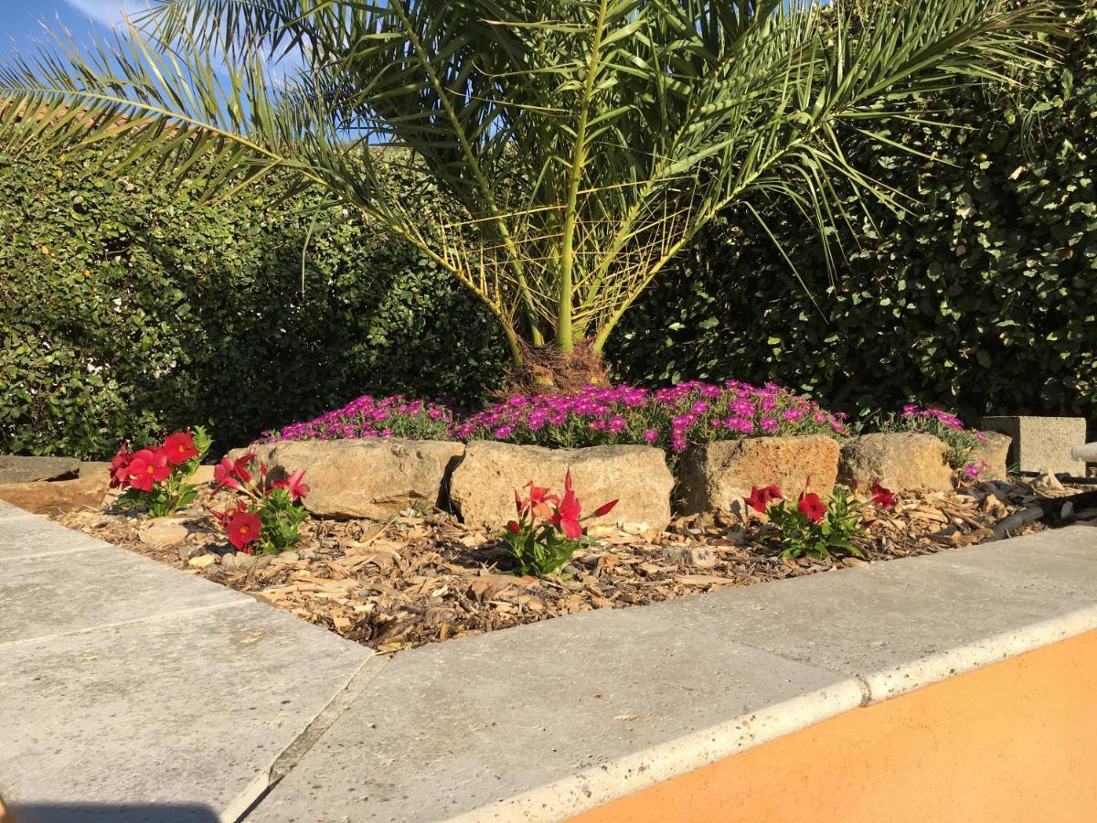 Les Lavandes Bed and Breakfast Alleins Exterior foto