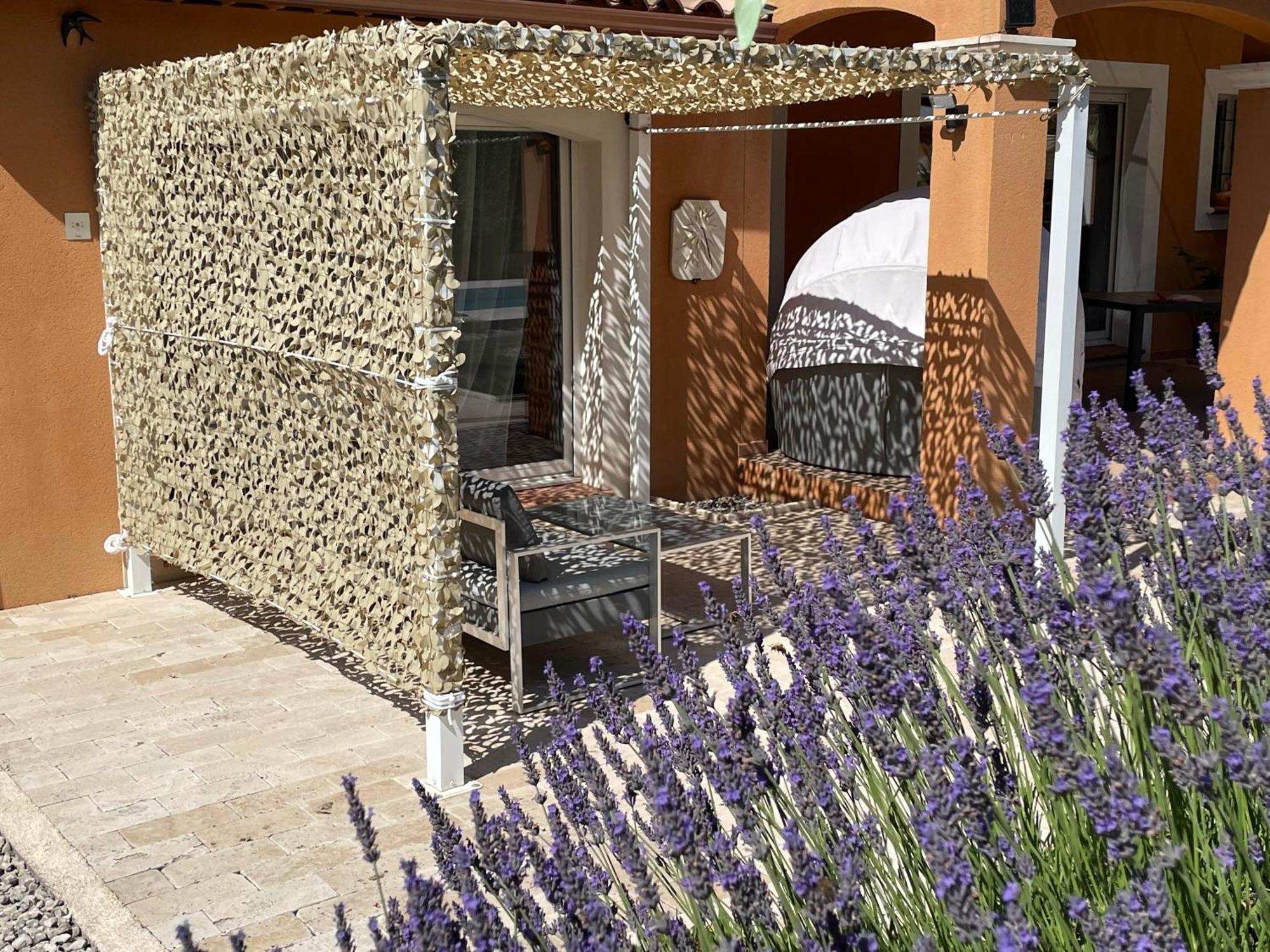Les Lavandes Bed and Breakfast Alleins Exterior foto